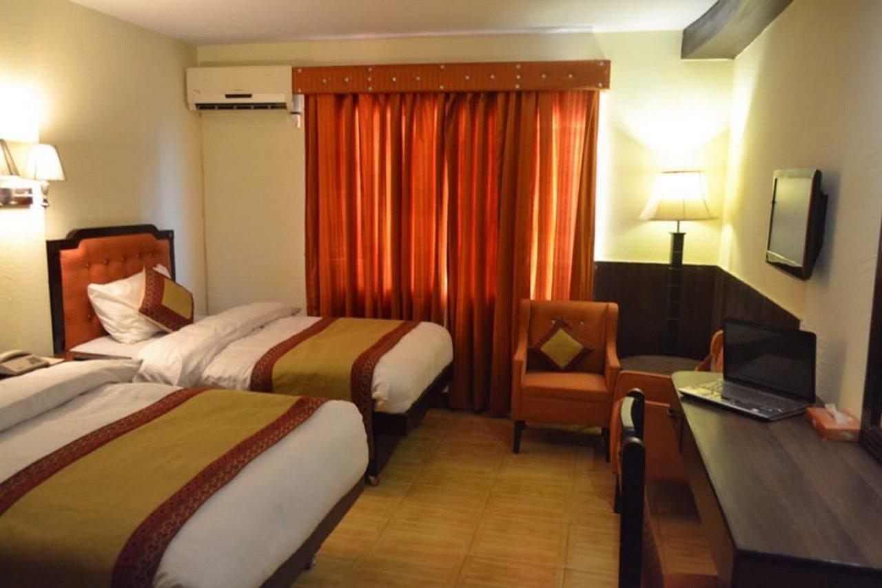 Amer Hotel Lahore Exterior photo