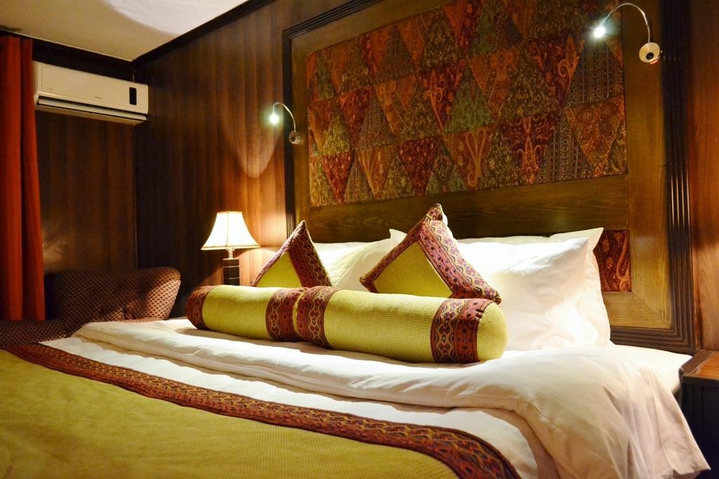 Amer Hotel Lahore Exterior photo
